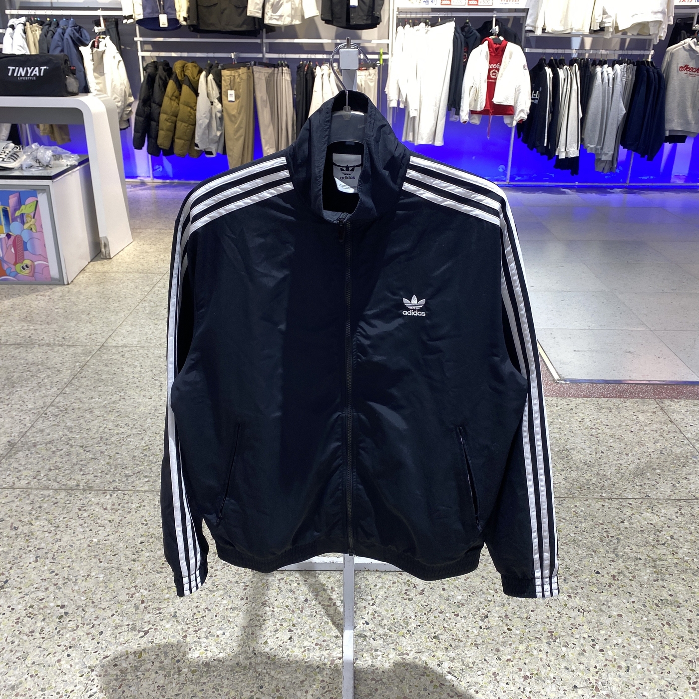 Adidas阿迪达斯三叶草男士梭织运动立领宽松外套KB2466