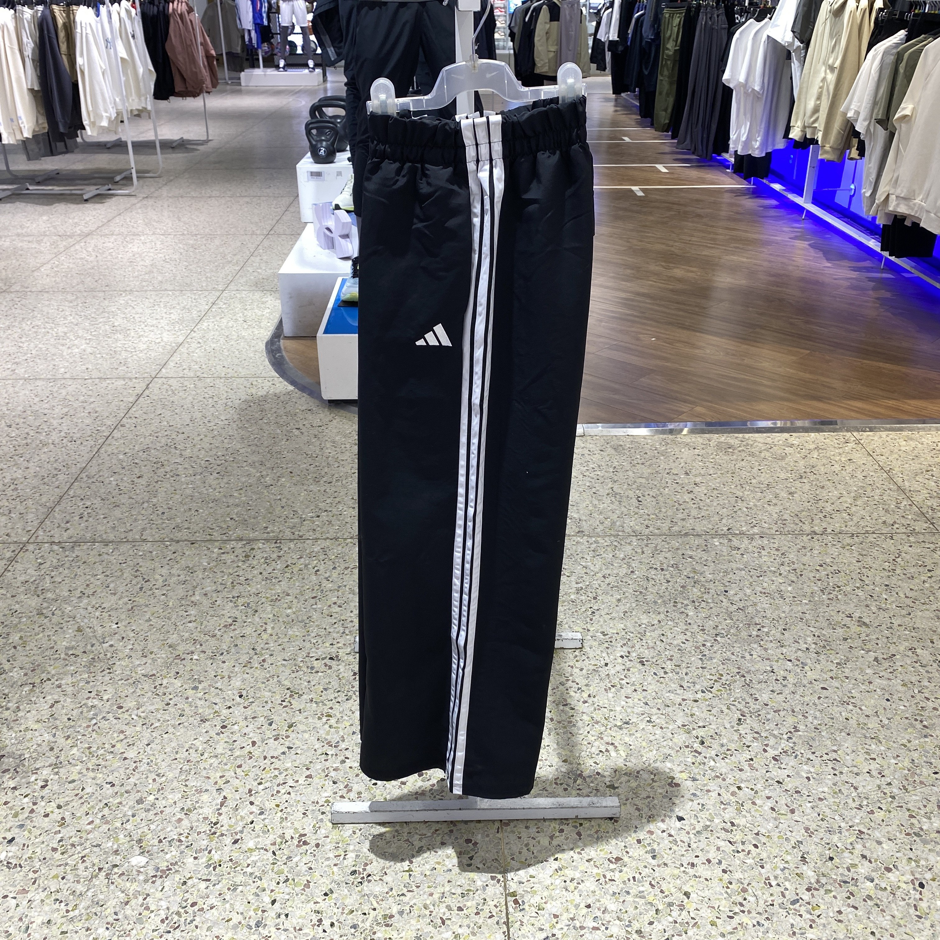 Adidas/阿迪达斯2025春季女士经典梭织宽松透气休闲裤JE1306