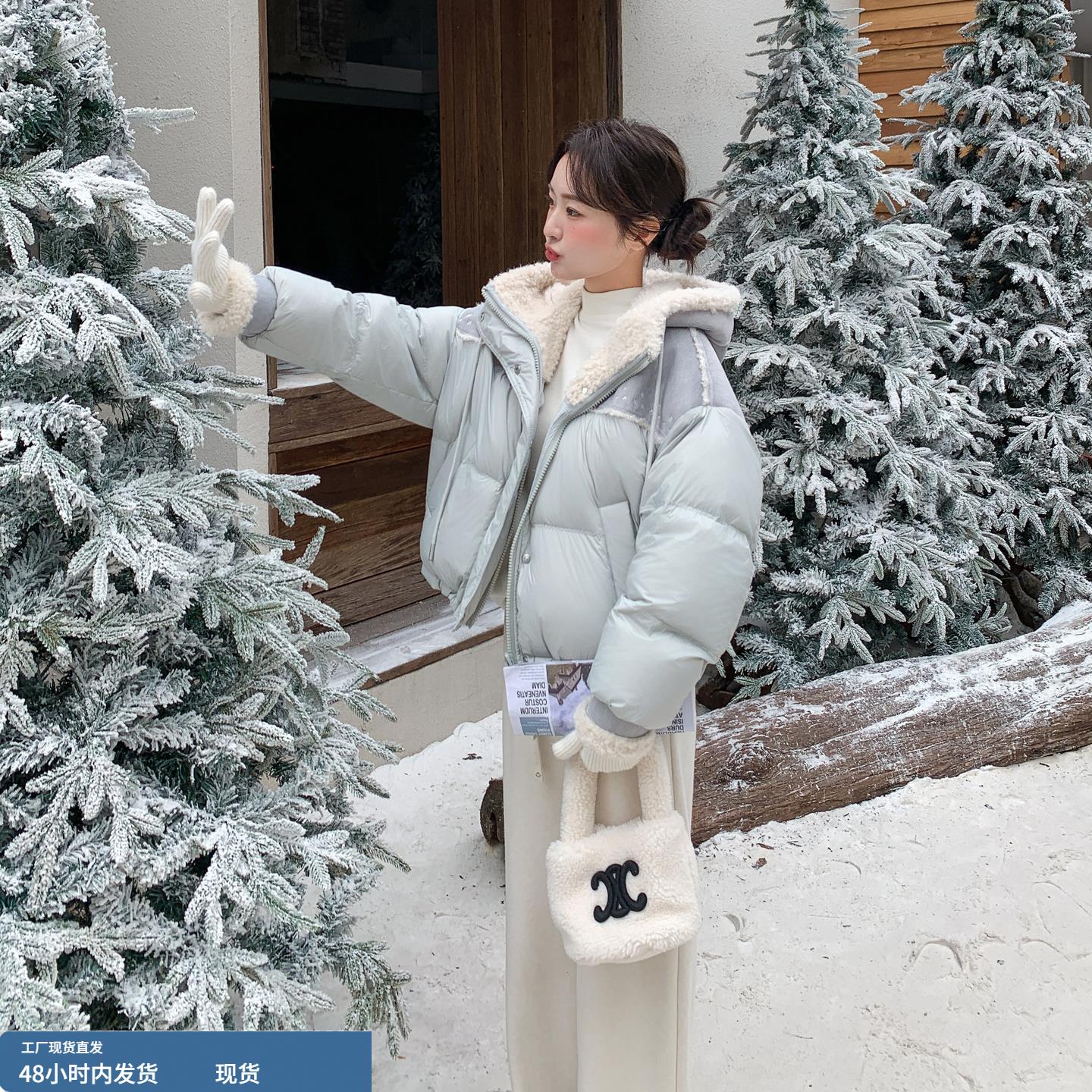 浅蓝色皮毛一体拼接连帽羽绒服女冬季2025年新款90白鸭绒保暖外套