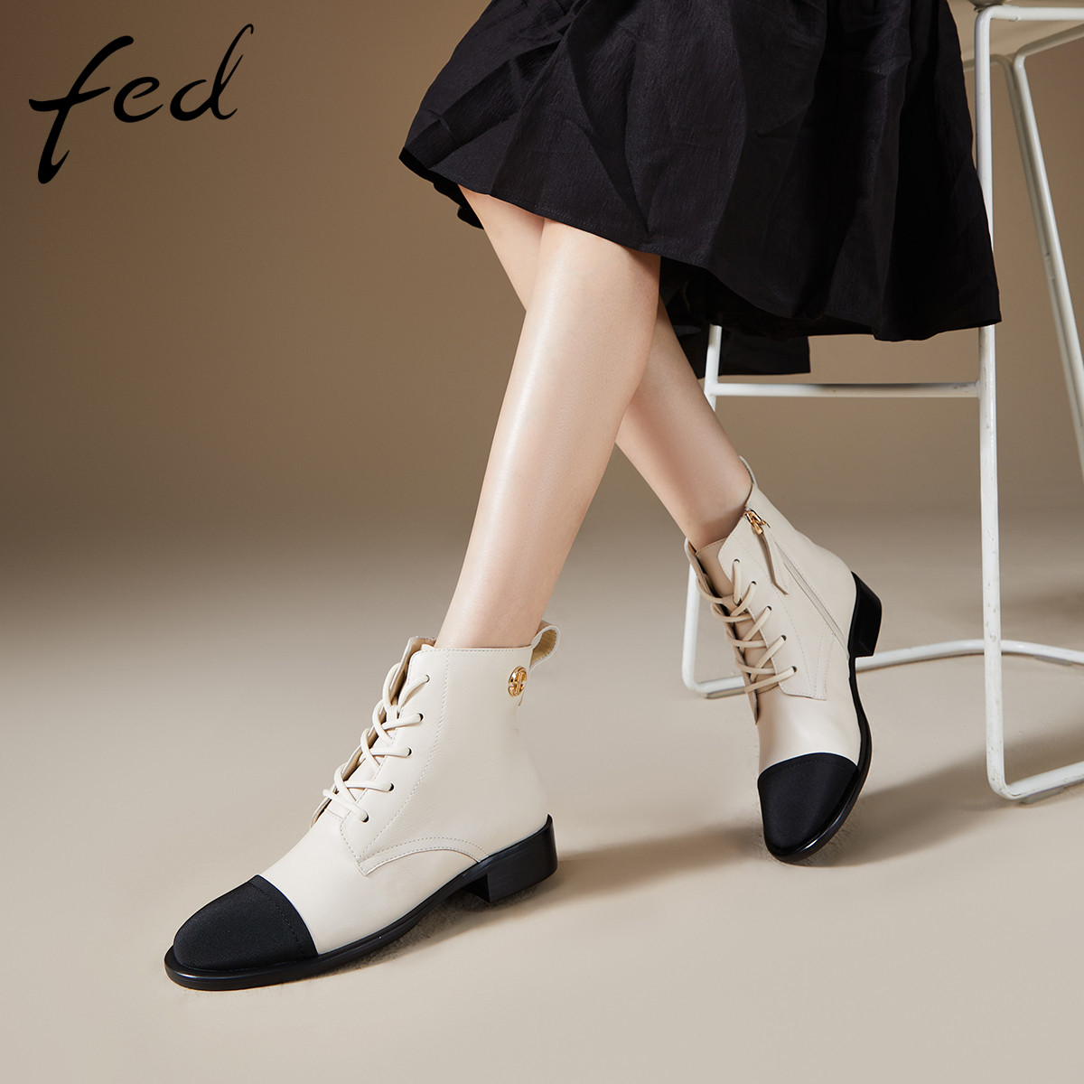 fed高级感胎牛皮秋冬真皮女鞋粗跟靴子女短靴小香风时装马丁靴女