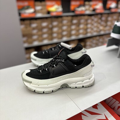 耐克男女气垫缓震防滑跑步鞋