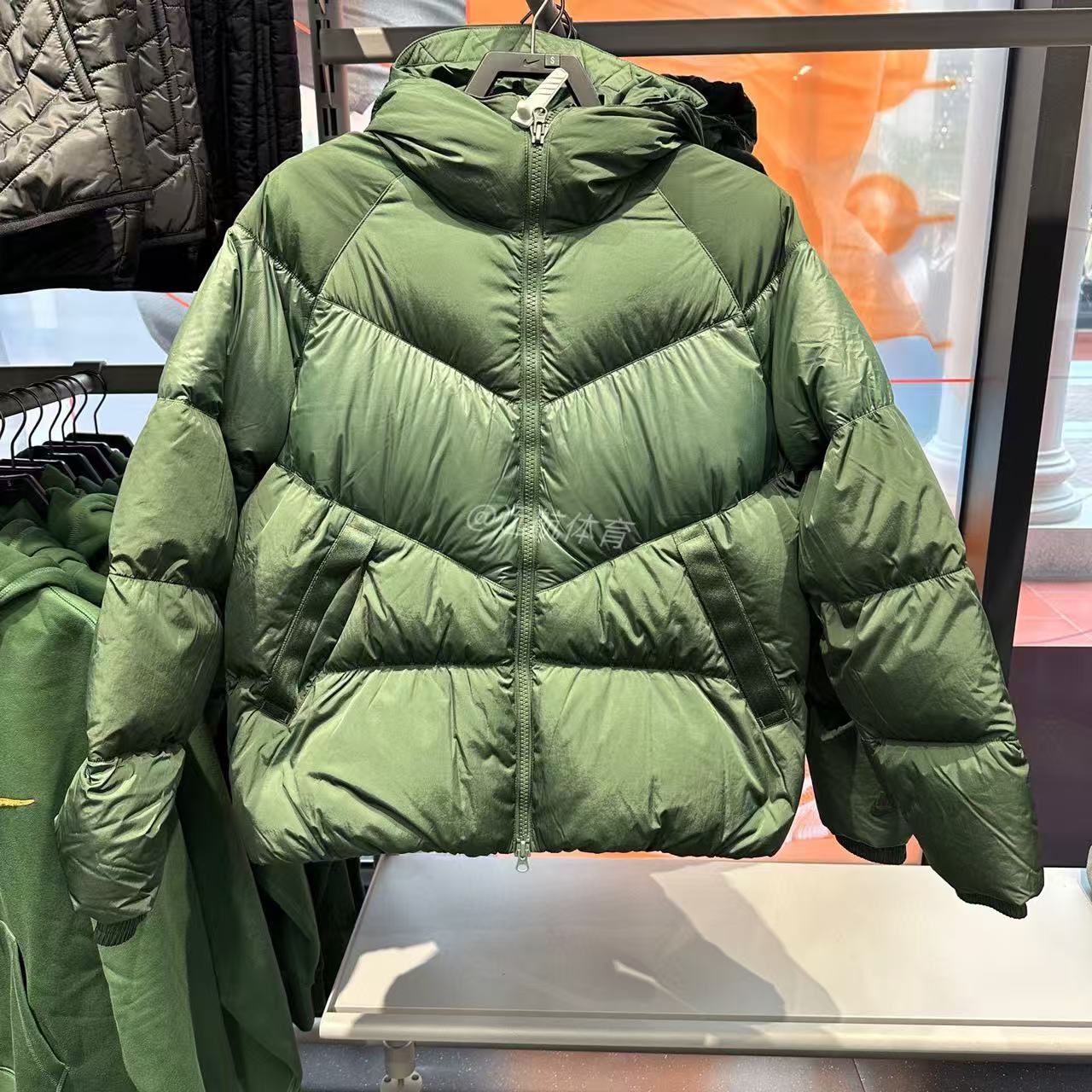 NIKE耐克男连帽短款羽绒服IB2961