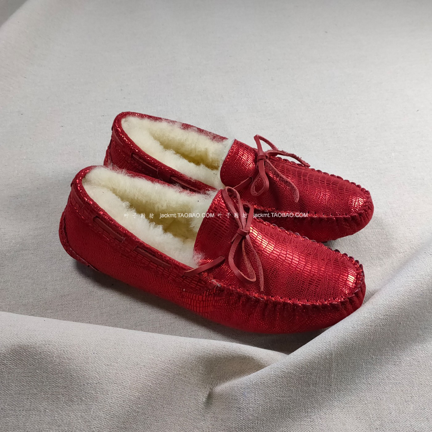 仅1对~纯原！年末特价~无惧寒冬~保暖红色蝴蝶结乐福羊毛奶奶鞋女