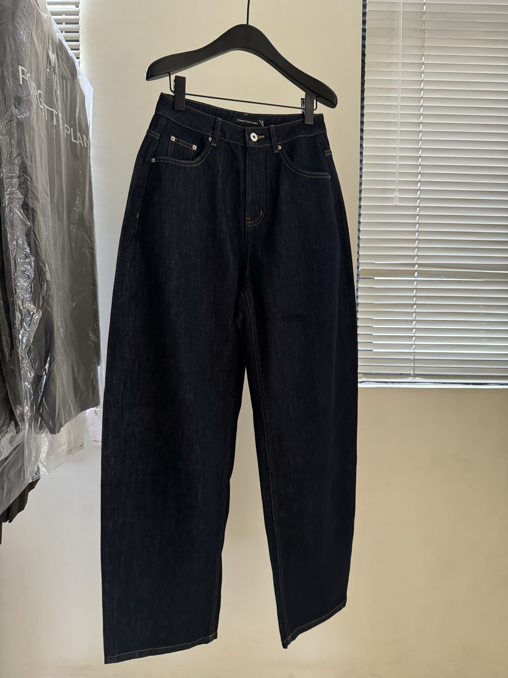 FP高品 一万个推荐！深蓝色 弯刀 宽松 显瘦 中高腰牛仔裤女