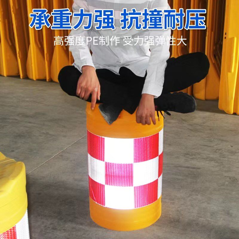 热销浙江防撞桶圆柱形滚塑防撞桶道路交通塑料隔离墩注水分流桶警