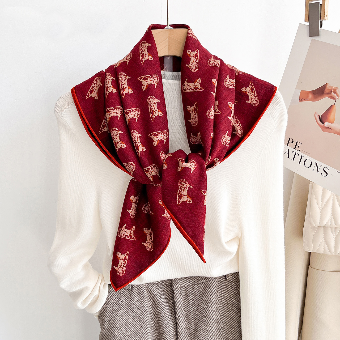 真丝羊毛方巾女2025秋季华夫马车