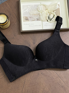 断码清 32/70C文胸内衣无钢圈0.5cm薄款光面无痕黑色性感印花四扣