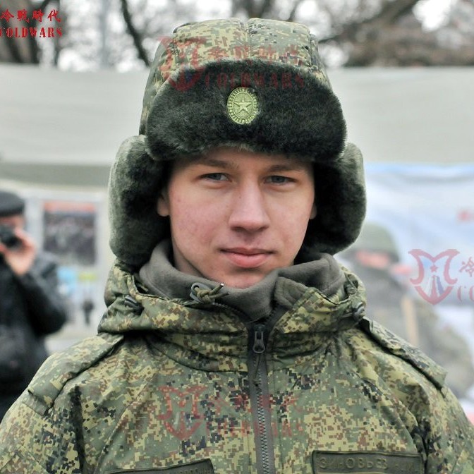 冷战时代俄军公发VKBO迷彩棉冬帽
