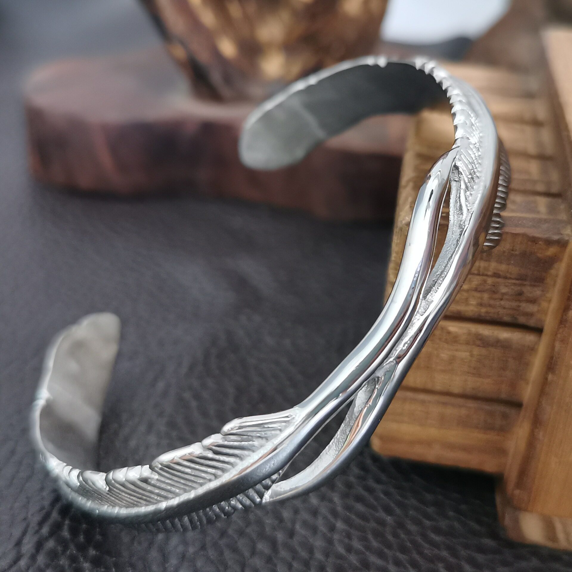 时尚钛钢手镯  男女通用钛钢羽毛手镯手环 复古羽毛简约开口手镯