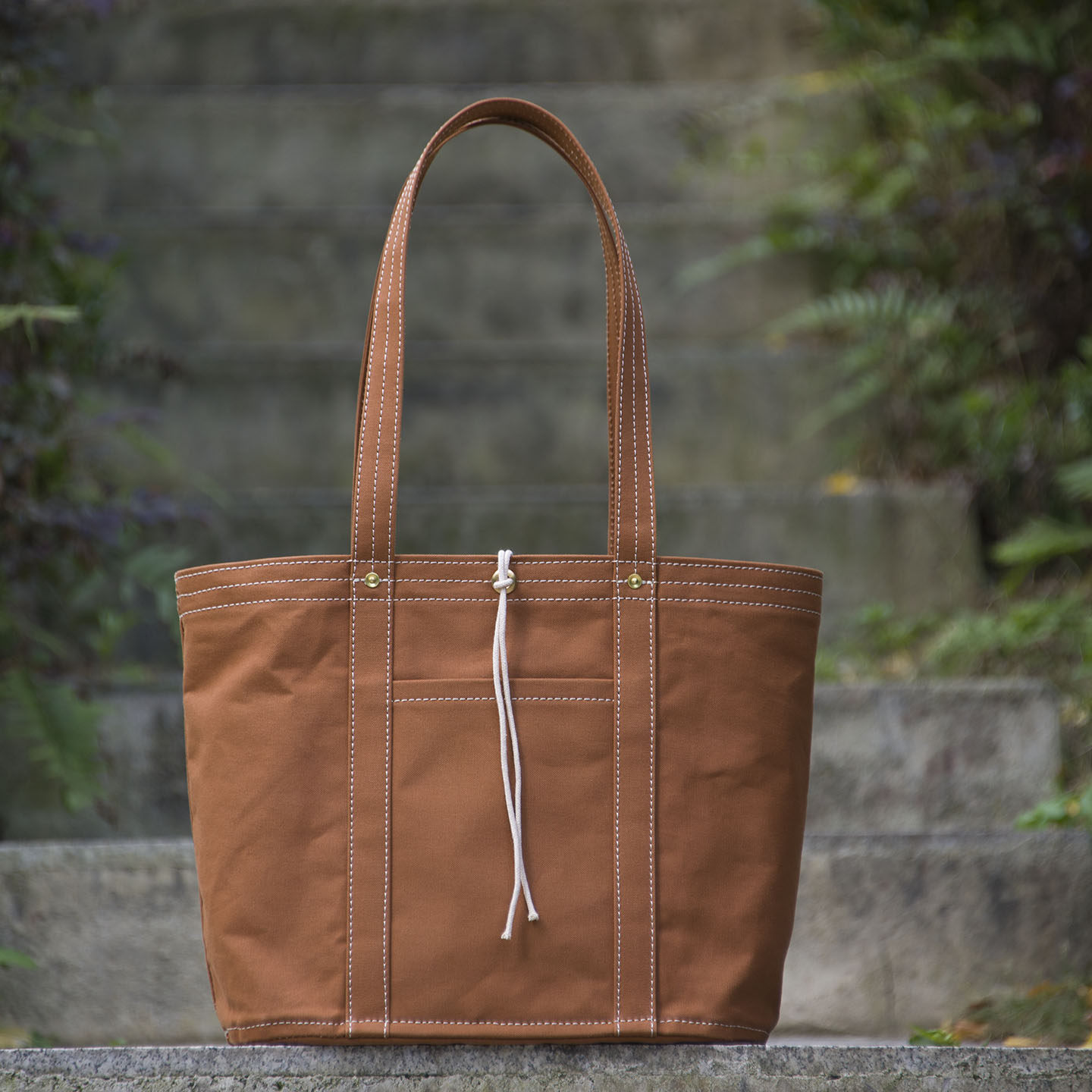 重磅厚帆布托特tote包 焦糖色白线铜圈棉绳大容量 设计师原创uivy