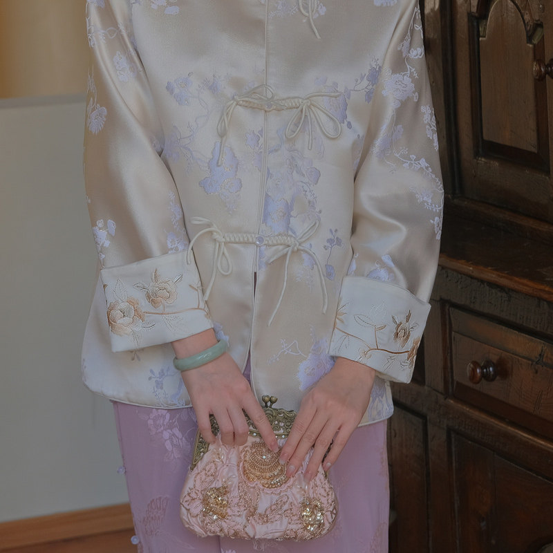 YIYIJIAS PEONY MILK COVER JACQUARD INTERWOVEN EMBROIDERED PLACKET NEW CHINESE STYLE CHEONGSAM COAT AUTUMN AND WINTER