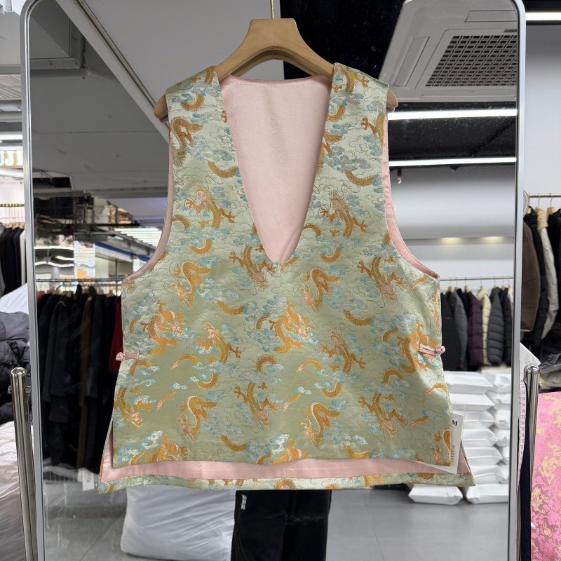 2026年春装新款流行女装新中式马夹背心中长款缎面提花V领开叉潮,女装/女士精品,马夹,淘宝优惠券,粉丝福利购,淘宝优惠卷