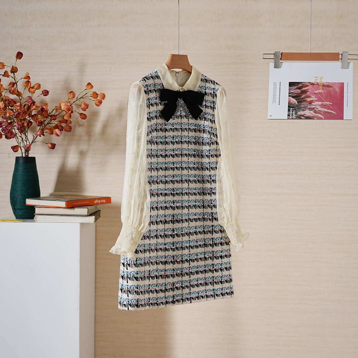 定织面料拼欧根纱长袖连衣裙