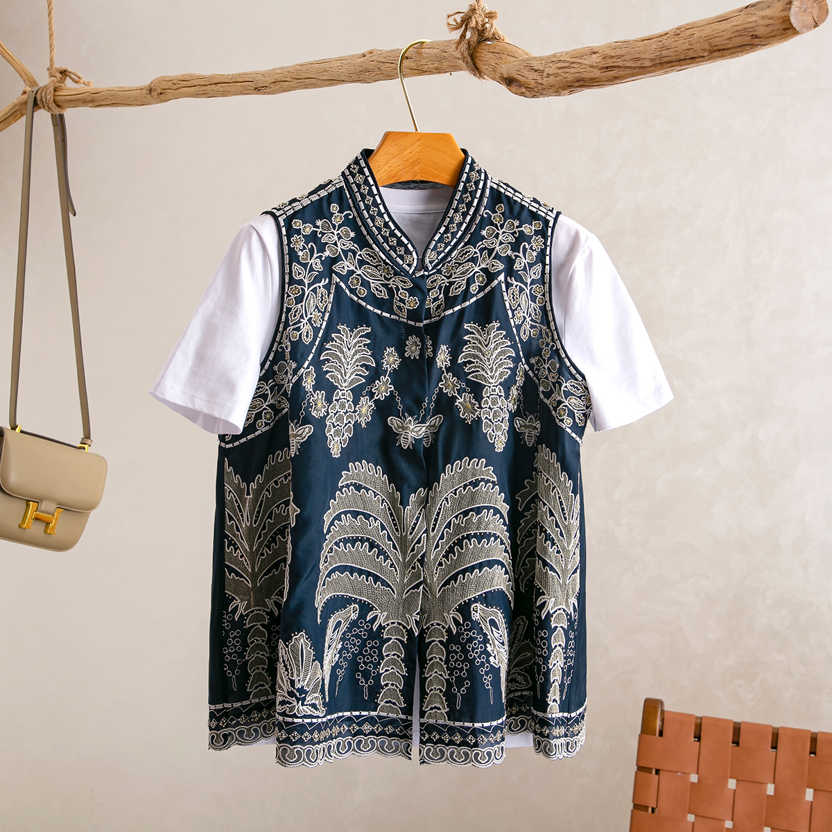 绣花钉珠双层欧根纱马夹外套