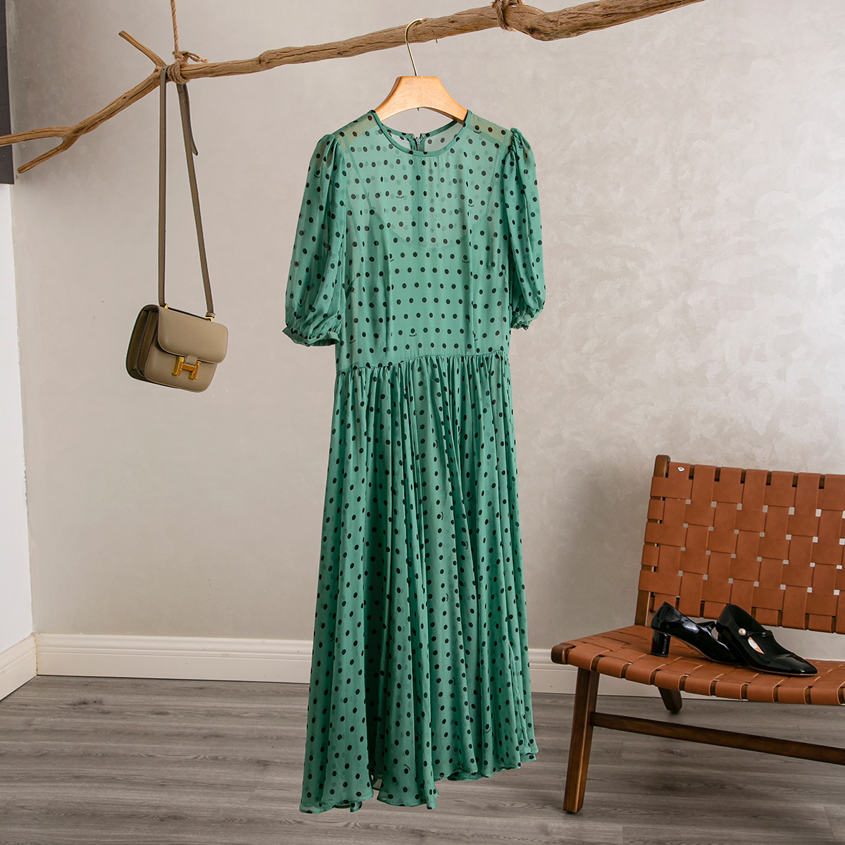经典波点印花圆领七分袖连衣裙