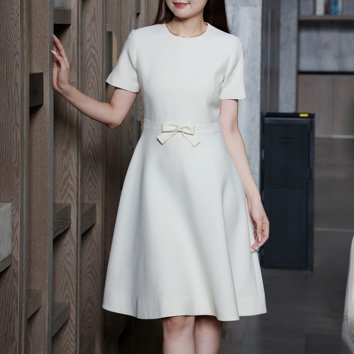 轻奢A裙丝羊毛纯色蝴蝶结连衣裙