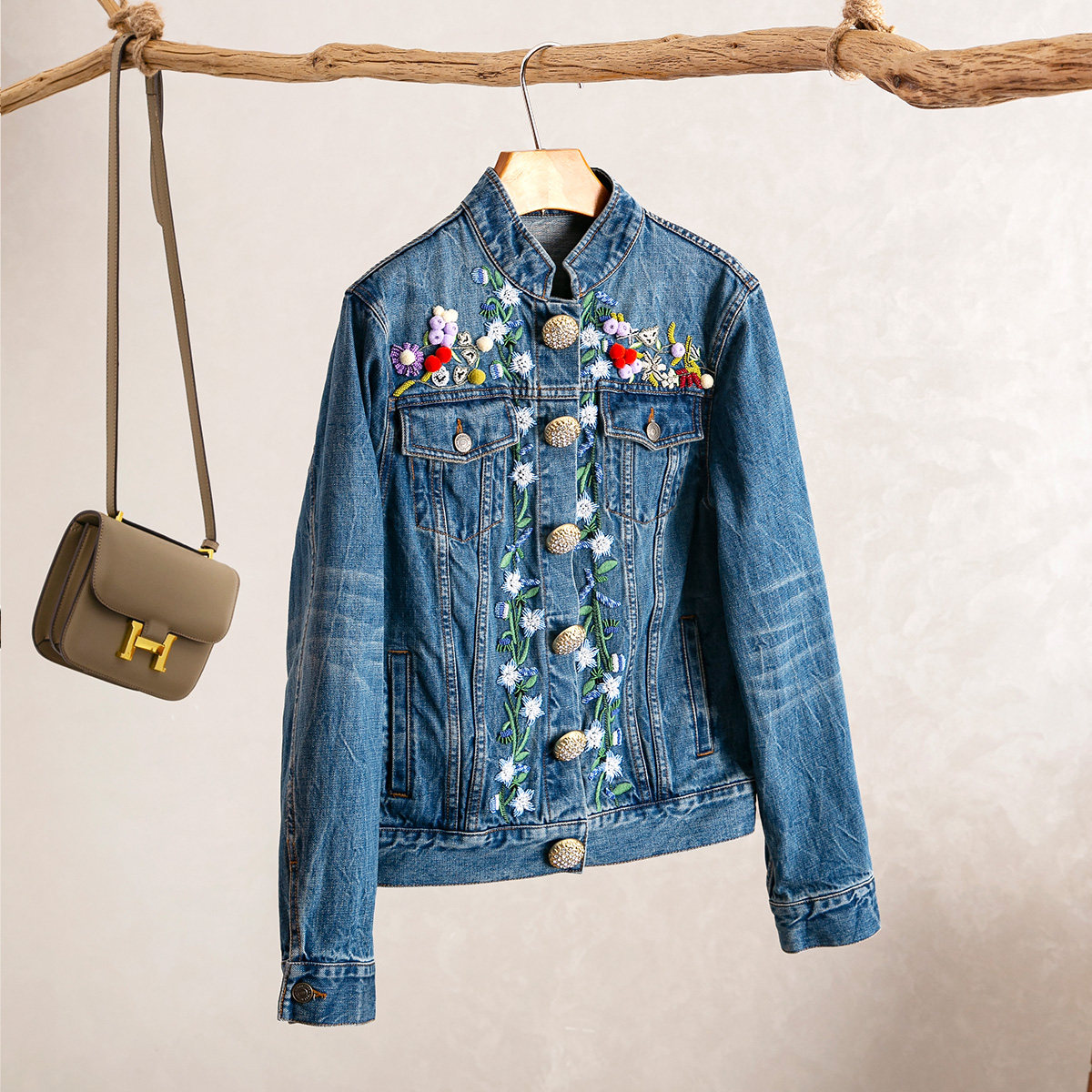 手工串珠钻扣装饰长袖牛仔外套