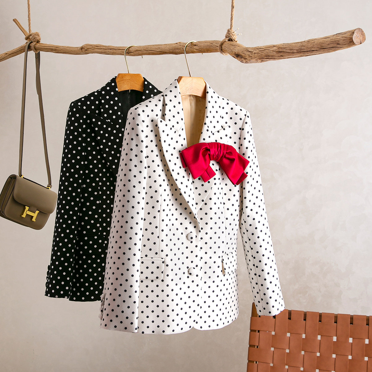 经典撞色波点大蝴蝶结西装外套