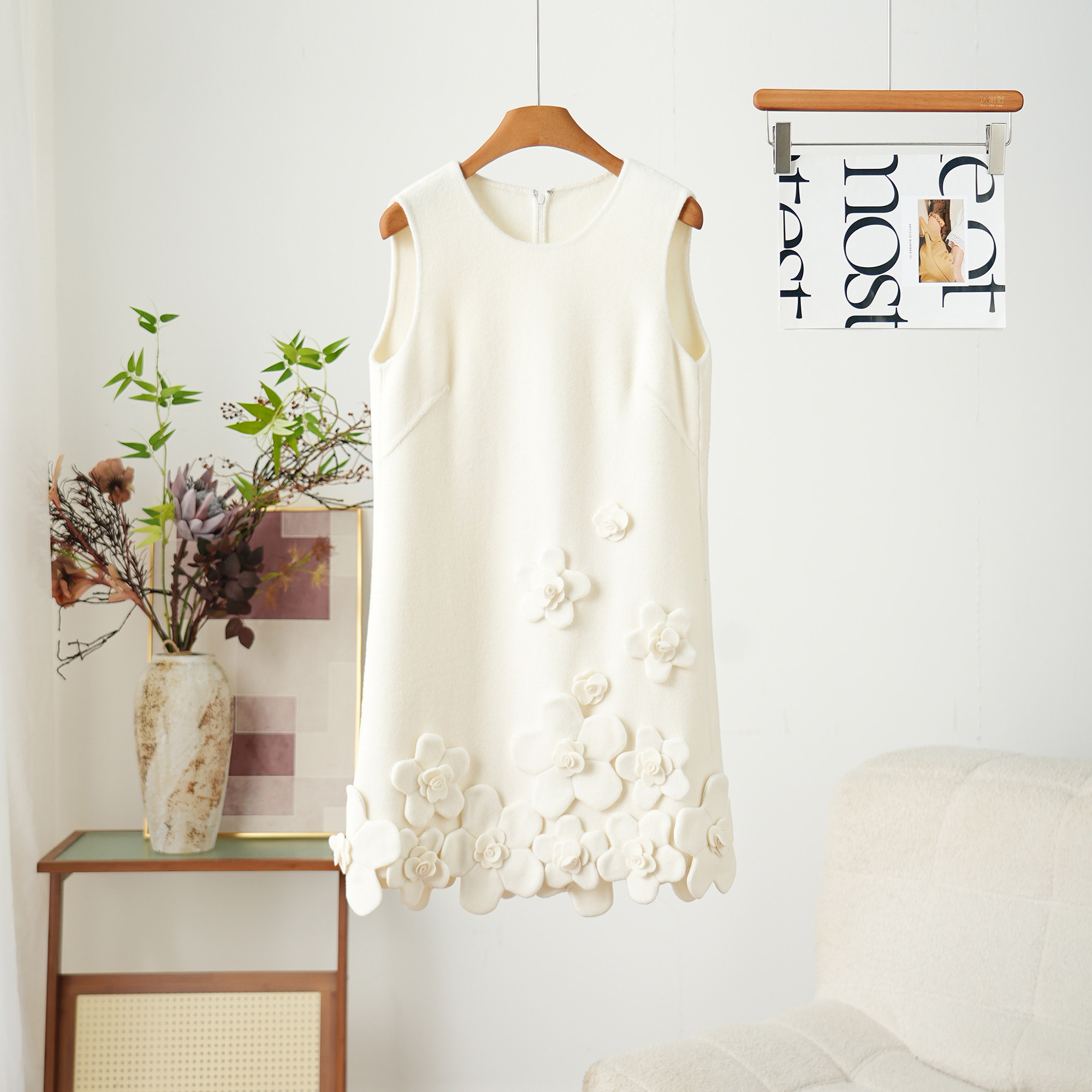 立体花朵装饰纯色百搭直筒背心裙
