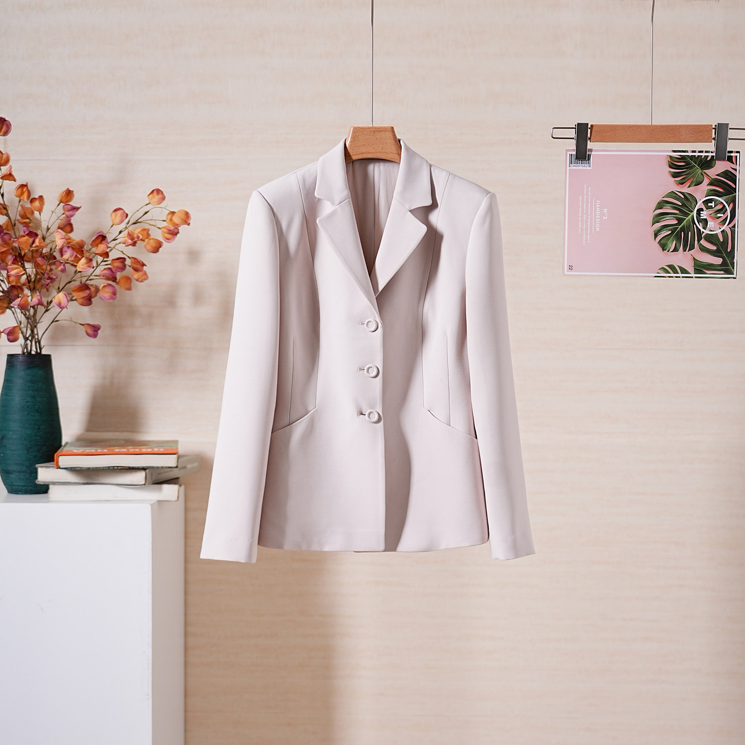 秋冬优雅三扣收腰丝羊毛西装
