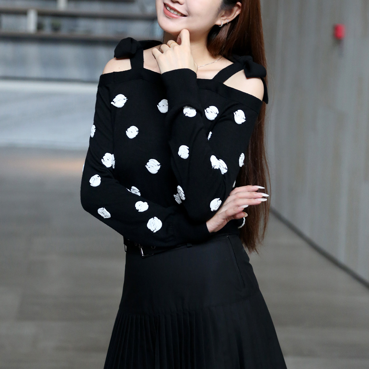 轻奢套头一字肩圆领花卉针织时尚