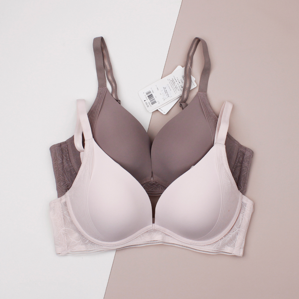 黛安芬无钢圈无痕光面聚拢文胸