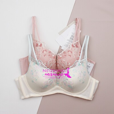 黛安芬小胸聚拢蕾丝无钢文胸