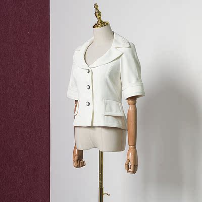 修身短款翻领分袖外套