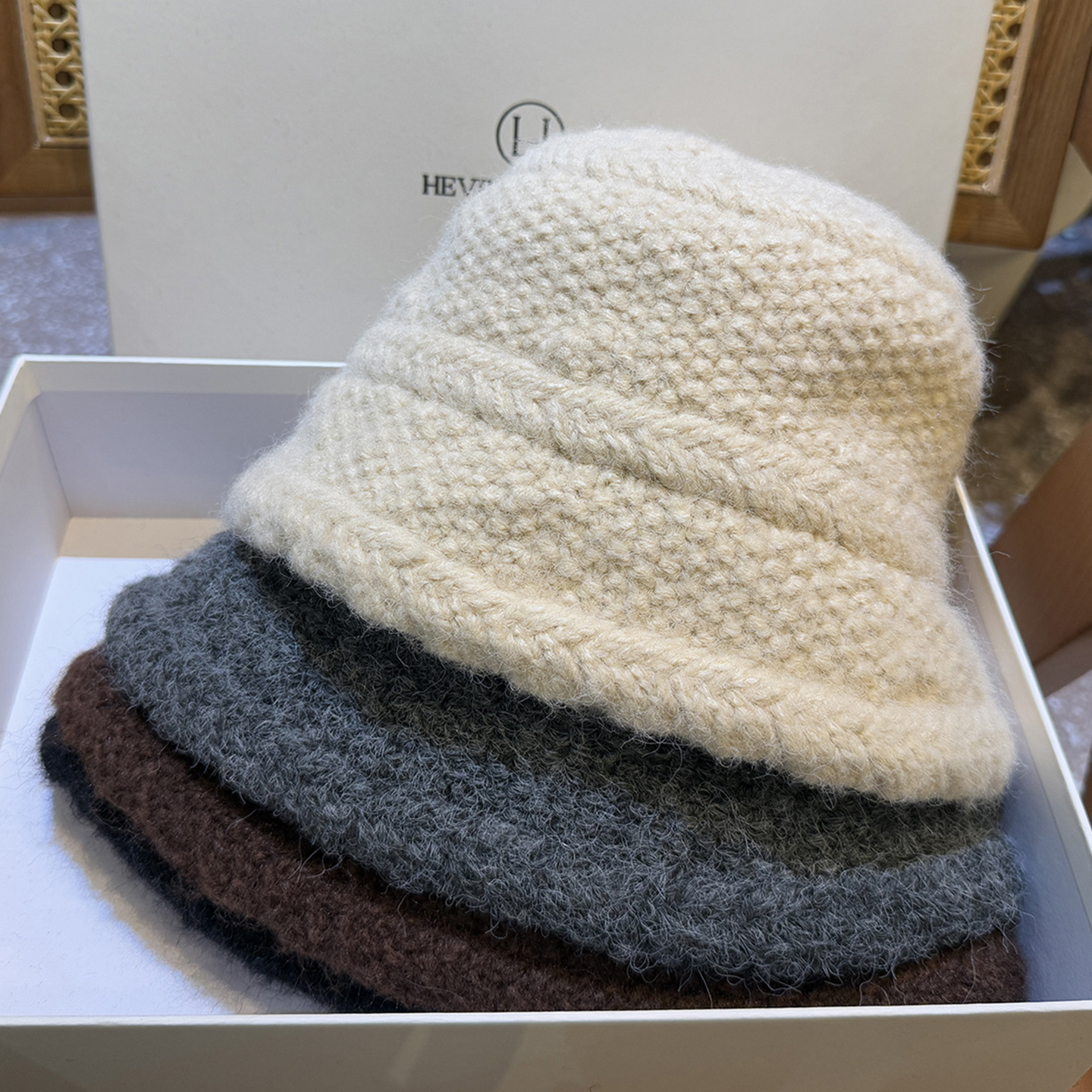 秋冬羊毛盆帽女逛街百搭遮脸水桶帽子女毛线针织渔夫纯色简约保暖