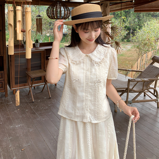 森女部落甜美风蕾丝拼接设计感娃娃领宽松衬衫 上衣夏 女百搭泡泡袖