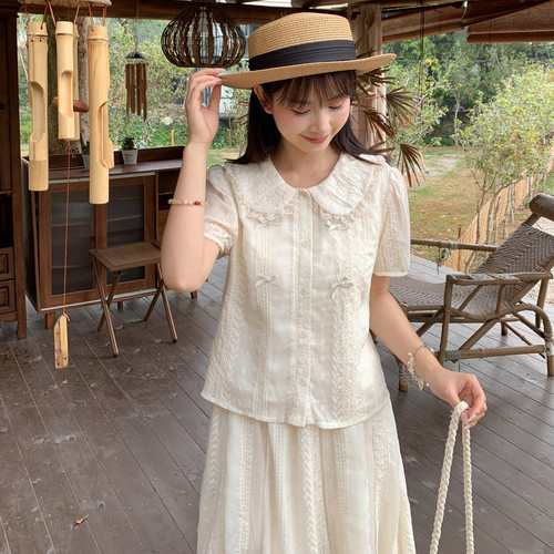 森女部落甜美风蕾丝拼接设计感娃娃领宽松衬衫女百搭泡泡袖上衣夏