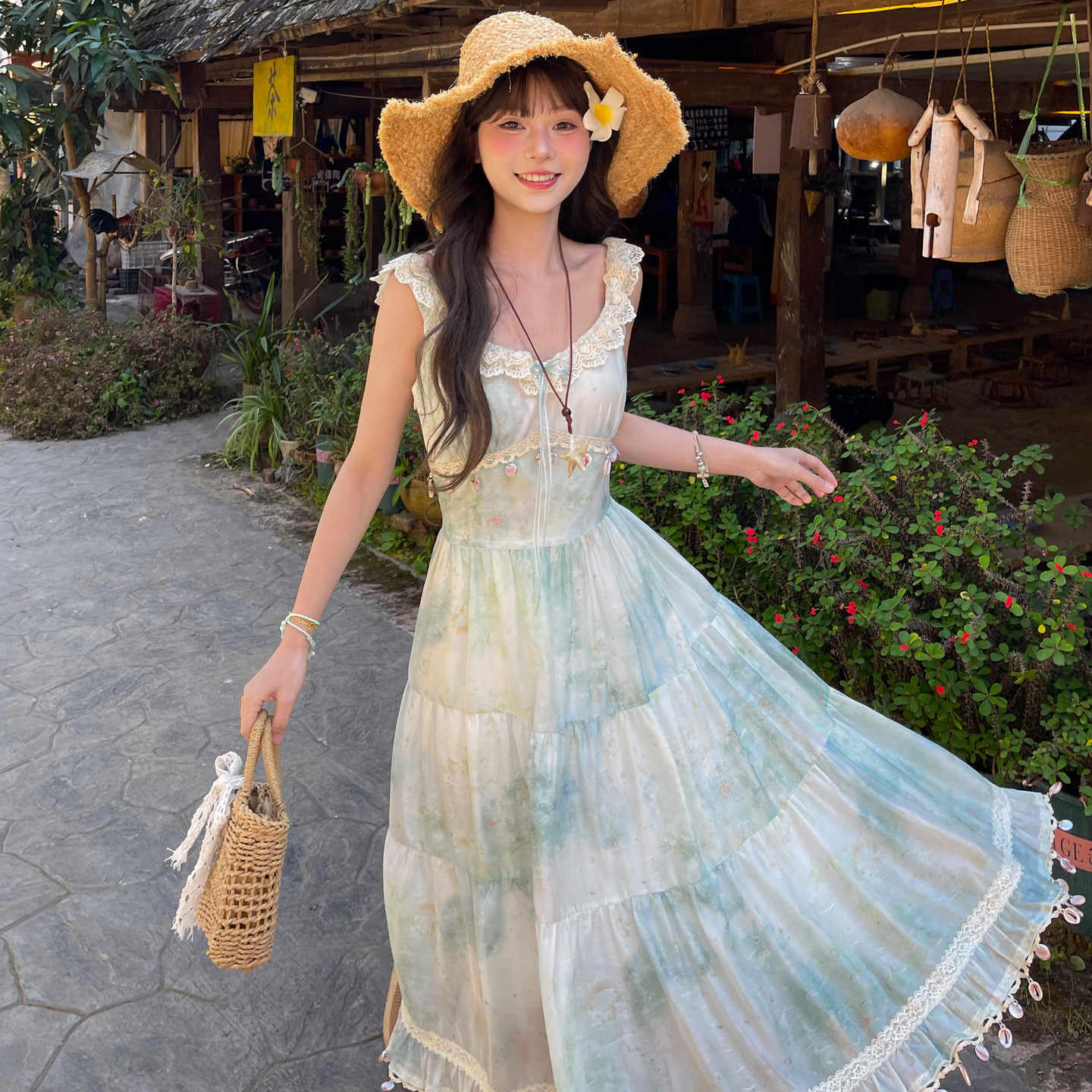 森女部落度假风晕染吊带连衣裙女新款蕾丝拼接流苏设计感长裙夏季