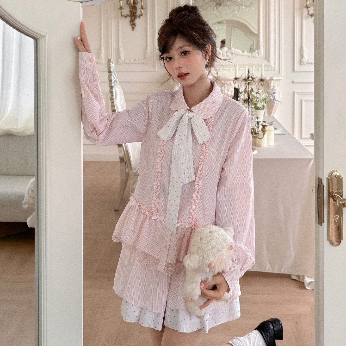 森女部落日系甜美少女感粉色娃娃领长袖衬衫女秋小个子设计感上衣图片