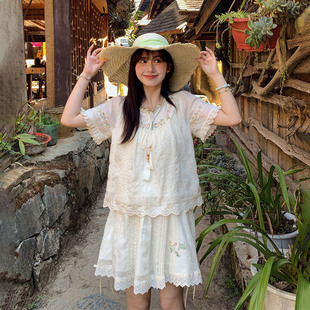 春 宽松衬衫 森女部落甜美白色田园风刺绣上衣女夏新款 森系蕾丝短袖