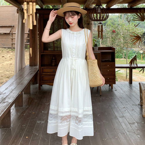 森女部落海边丁达尔仙气连衣裙女2026款白色蕾丝拼接收腰无袖长裙