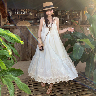森女部落甜美风蕾丝拼接设计感大裙摆纯棉吊带连衣裙女2026新款夏