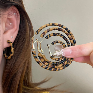 经典 气质耳环女百搭设计感耳饰 豹纹圈圈925银针耳扣欧美复古时尚