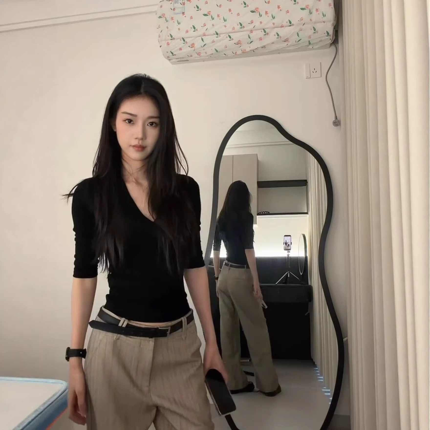 黑色v领正肩短袖t恤内搭打底衫中袖超好看上衣女夏季韩系风穿搭潮