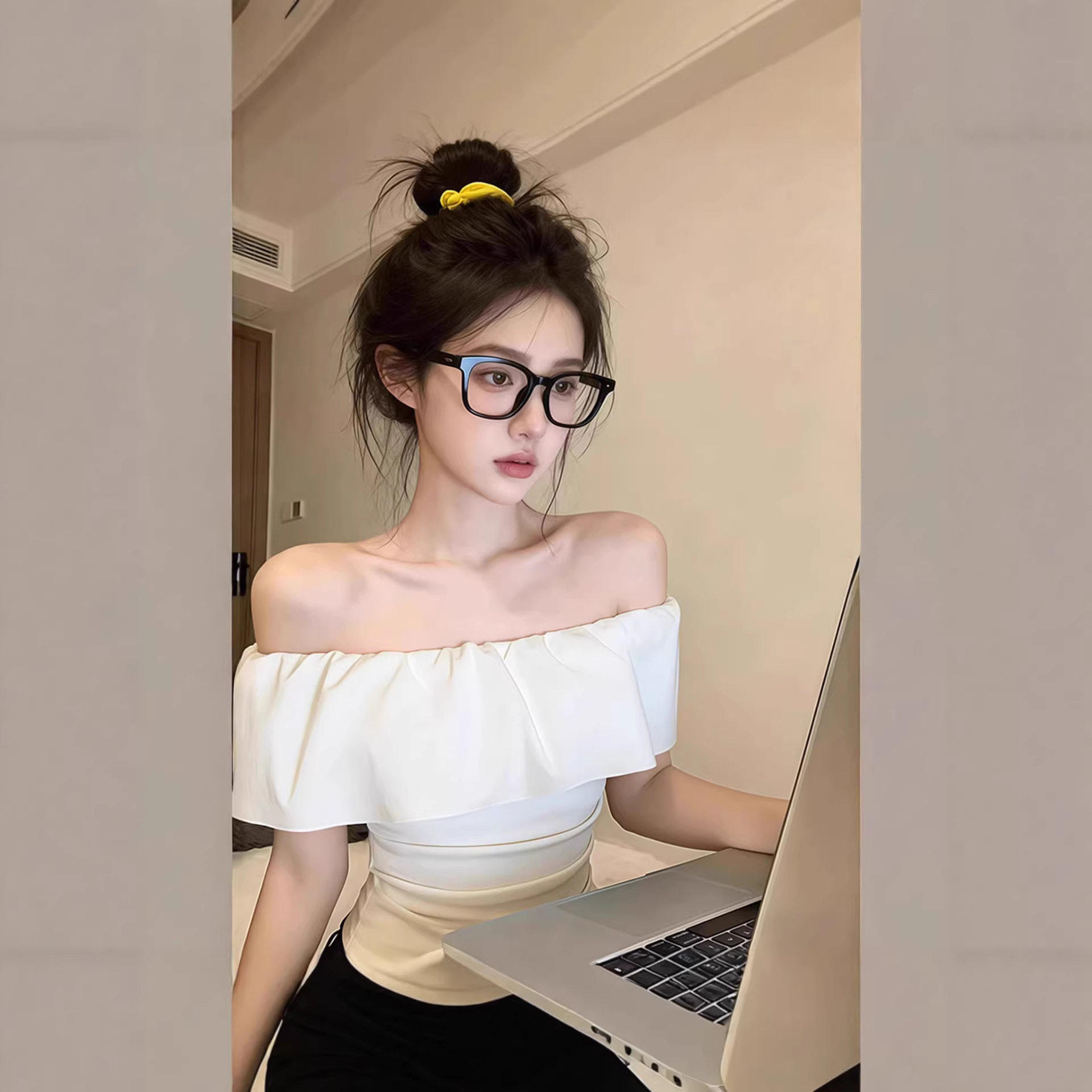 巨好看的短袖上衣女夏2026夏季新款韩系设计感t恤纯欲一字肩半袖