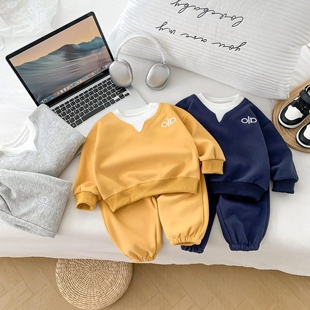 爆款特卖秋季上新儿童套装刺绣圆领卫衣休闲收腿裤子男女童两件套