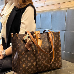 香港正品 真皮托特包女士大容量手提包百搭斜挎包单肩包女 代购 新款