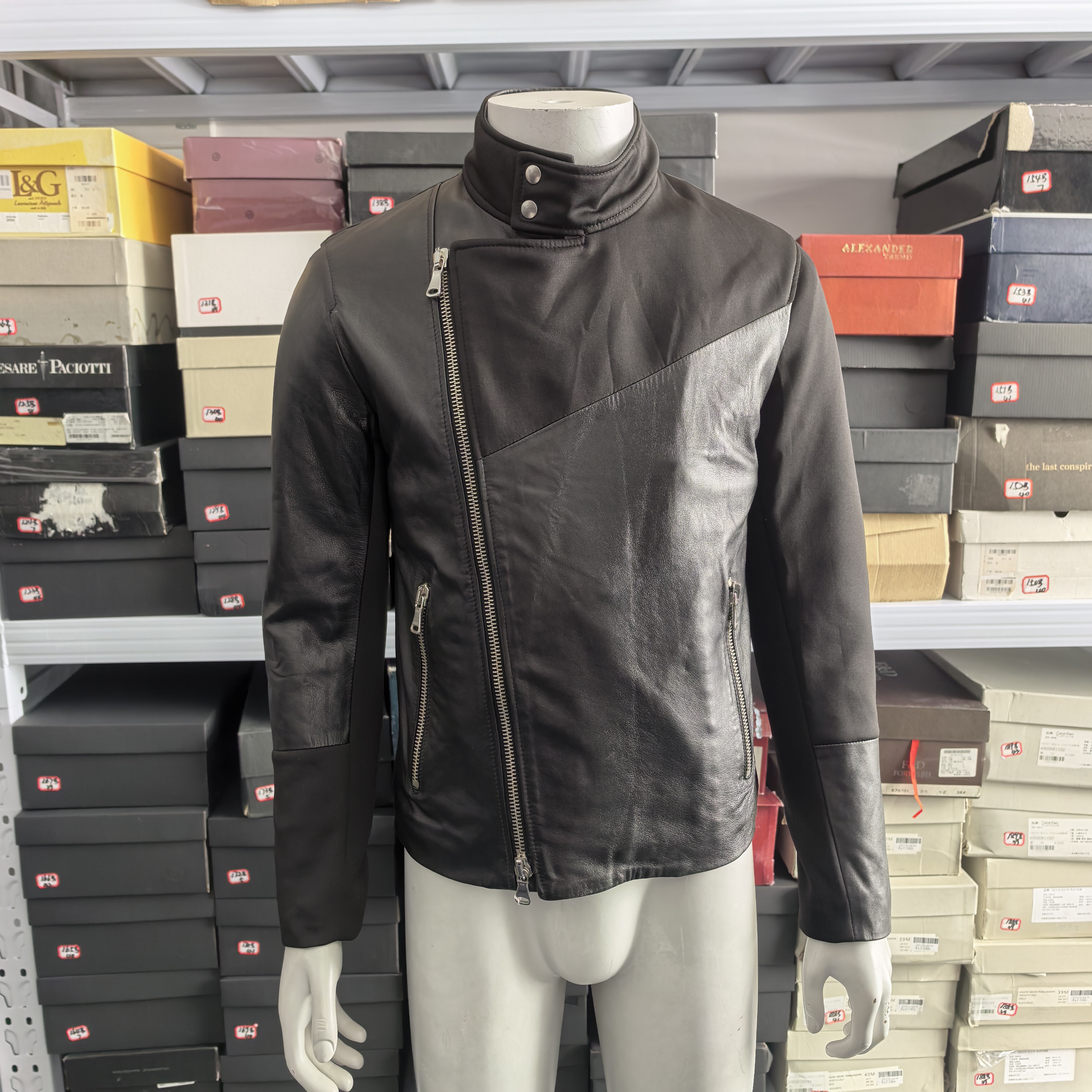 现货清货超低特价意大利一线S 秋冬 机车款修身拼接黑色羔羊皮衣