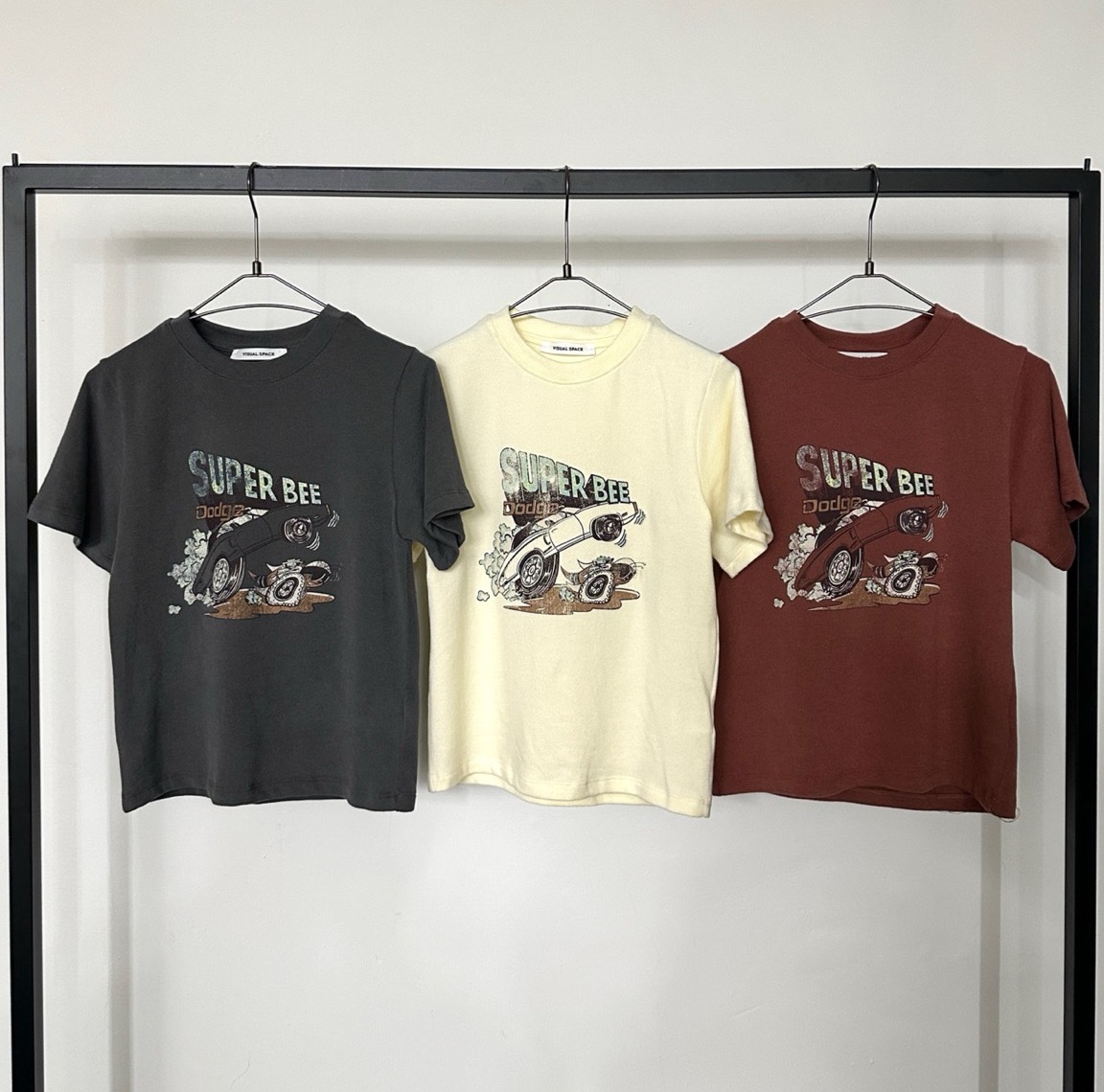 现 25秋季新款韩国东大门VISUAL SPACE字母小车卡通印花半袖T恤