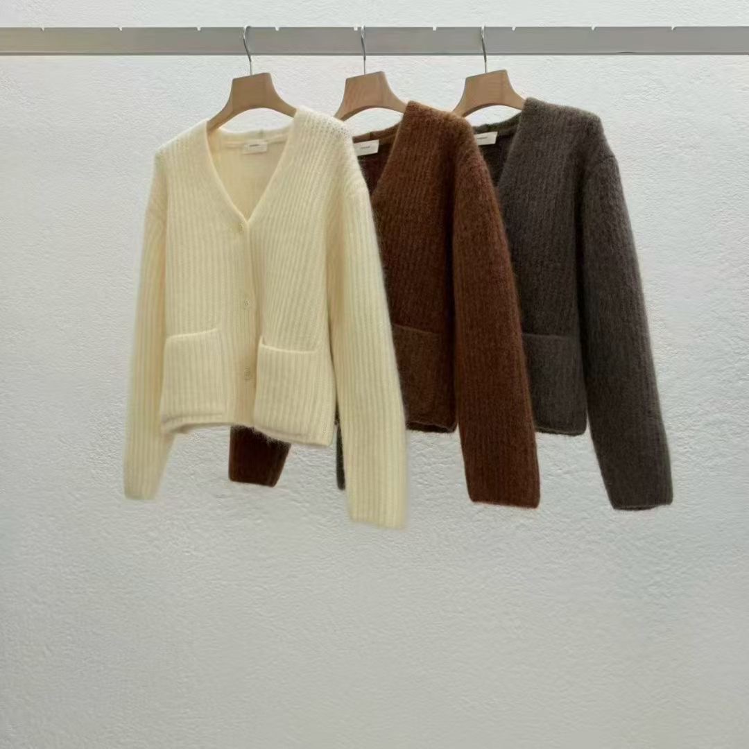 现 25冬季新款韩国东大门statement羊毛v领系扣口袋毛衣针织开衫