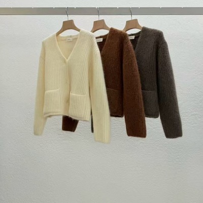现 25冬季新款韩国东大门statement羊毛v领系扣口袋毛衣针织开衫
