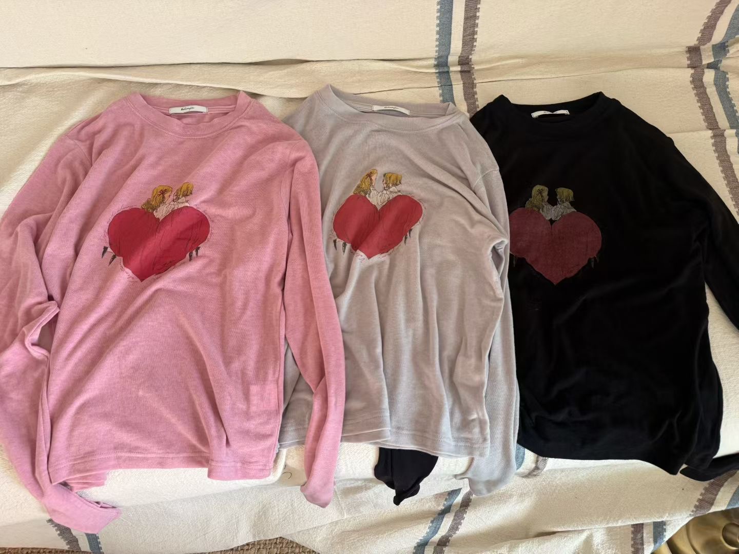 现 25冬季新款韩国东大门dohwaji卡通小女孩爱心印花圆领长袖T恤