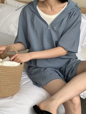 现 25夏季新款韩国东大门MUTE薄连帽抽绳套头短袖T恤+休闲短裤