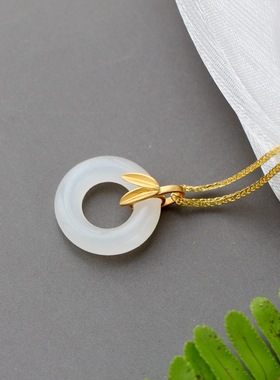 银宸首饰 清新古风竹叶女士925纯银项坠镶天然和田白玉环镀金吊坠