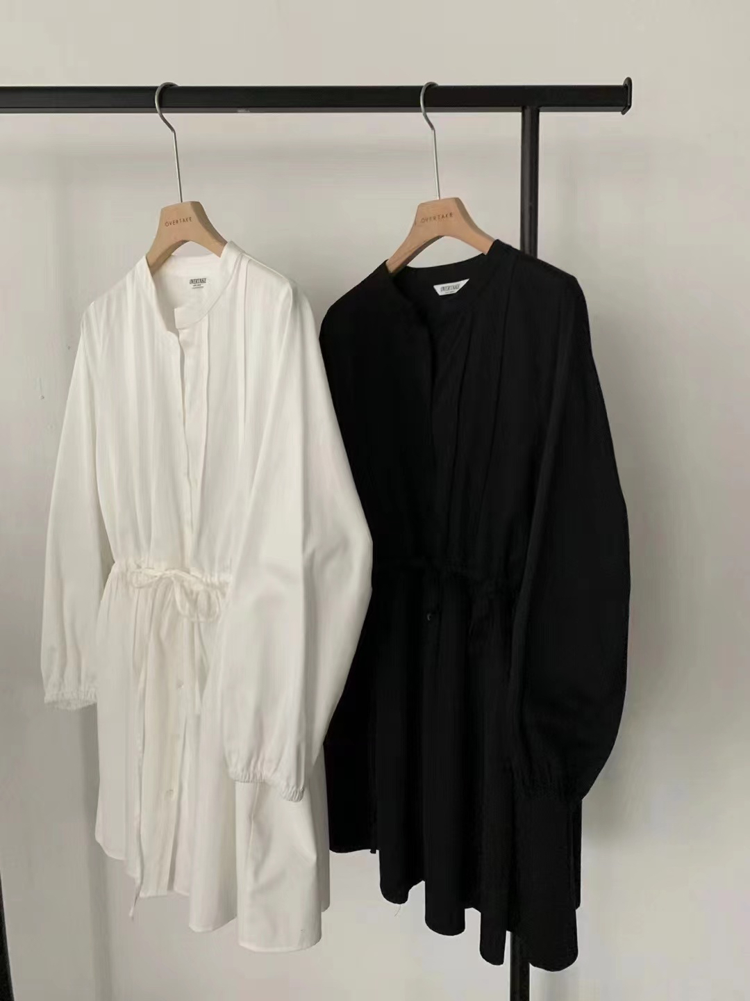 韩代OVERTAKE东大门2024早春新款长袖连衣裙显瘦小个子短裙黑白