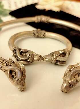 国内现货维多利亚纯银浮雕双羊头项圈手镯套装